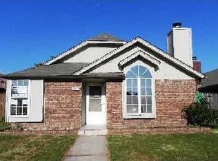 2125 Goodrich Dr, Moore, OK 73170