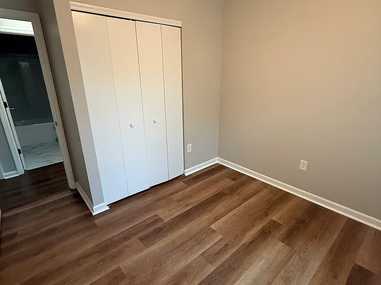 3325 Featherston Dr — Photo 12