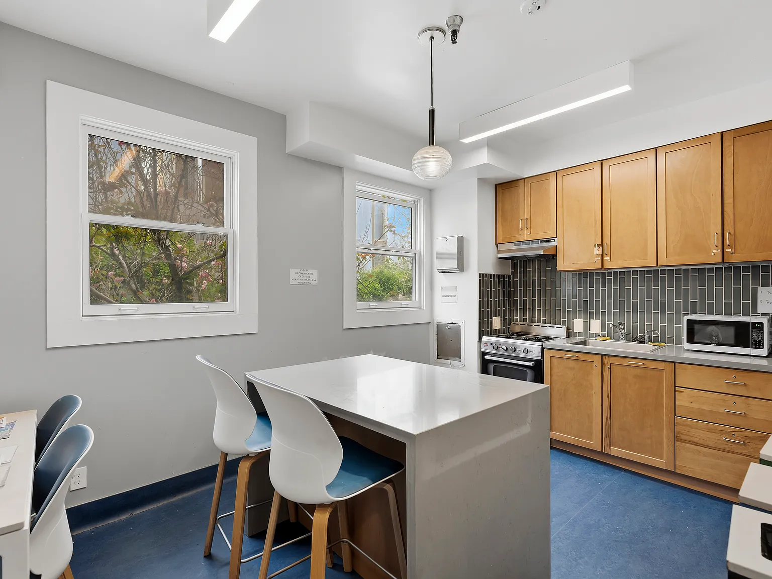 Studio, 160 sqft, $716 — Photo 3