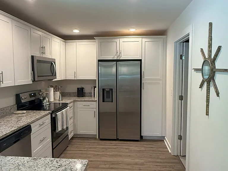 1210 Brody Ave — Photo 9