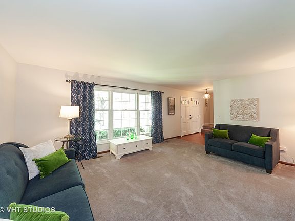 4th image of 3027 N Huntington Dr