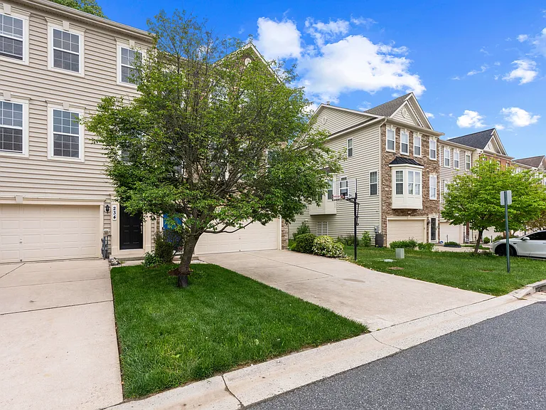 232 Mohegan Dr — Photo 24