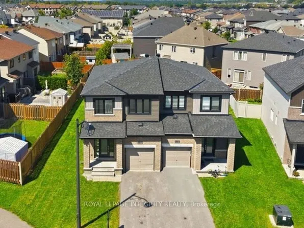 1136 Speedvale Ct, Ottawa, ON K2T 0P5