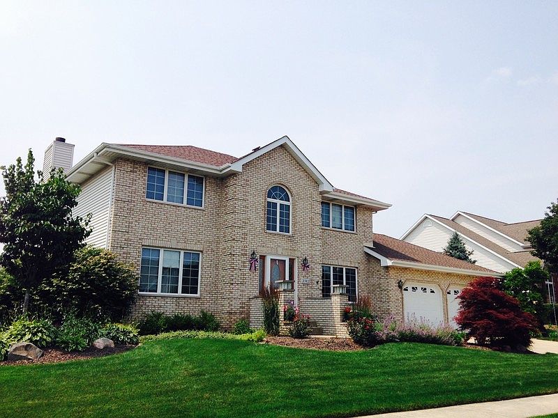 Front Yard
						:
						Great Curb Appeal