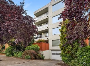 1613 California Ave SW APT 302, Seattle, WA 98116