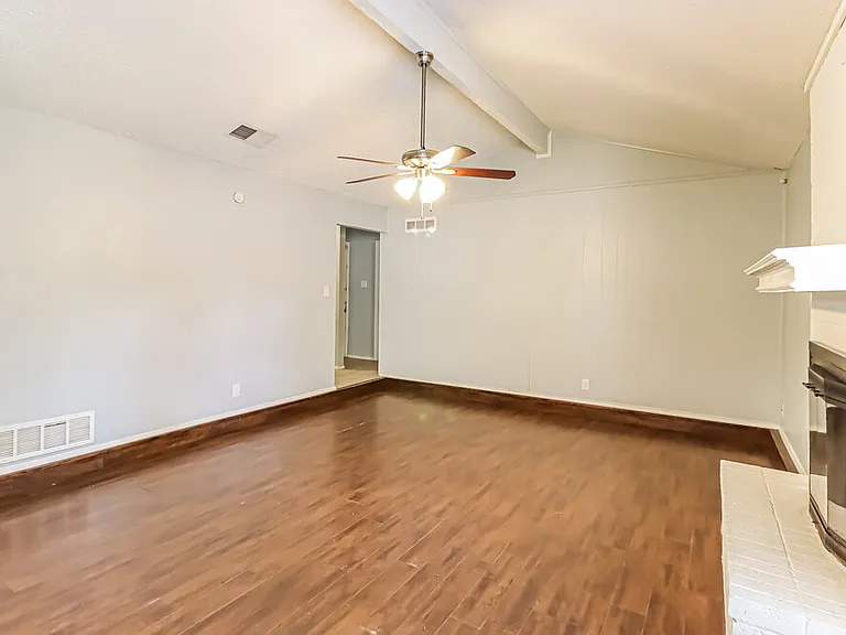 2821 Lana Cir — Photo 4