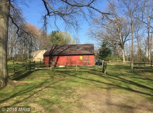 Maple Ln, Fairfax, VA 22031