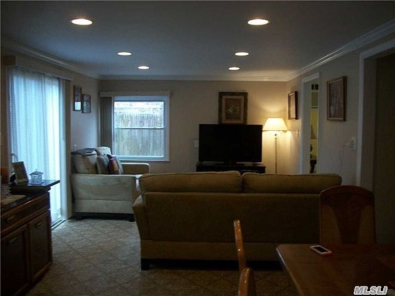 2nd image of 33 Ash Dr