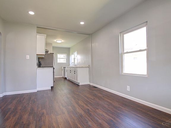 4th image of 1120 Reservoir St