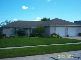 4331 Morning Dove Dr, Oregon, OH 43616
