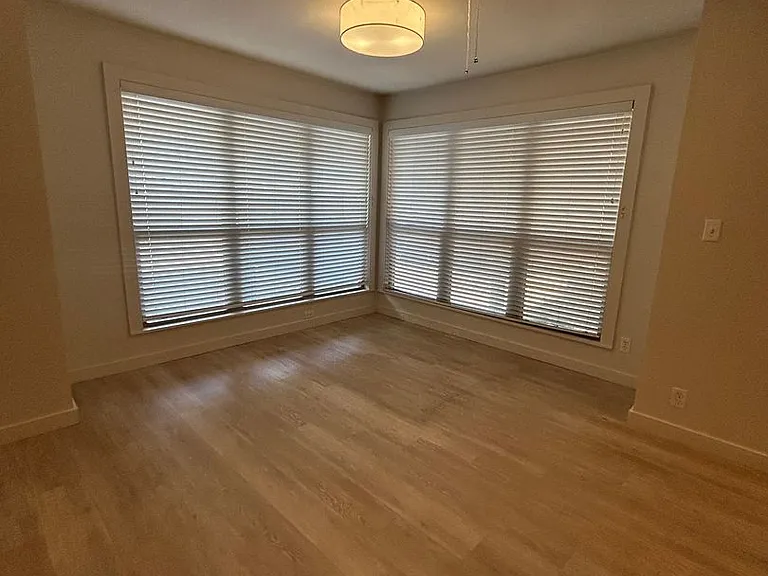 Oak Park Apartments — Photo 22