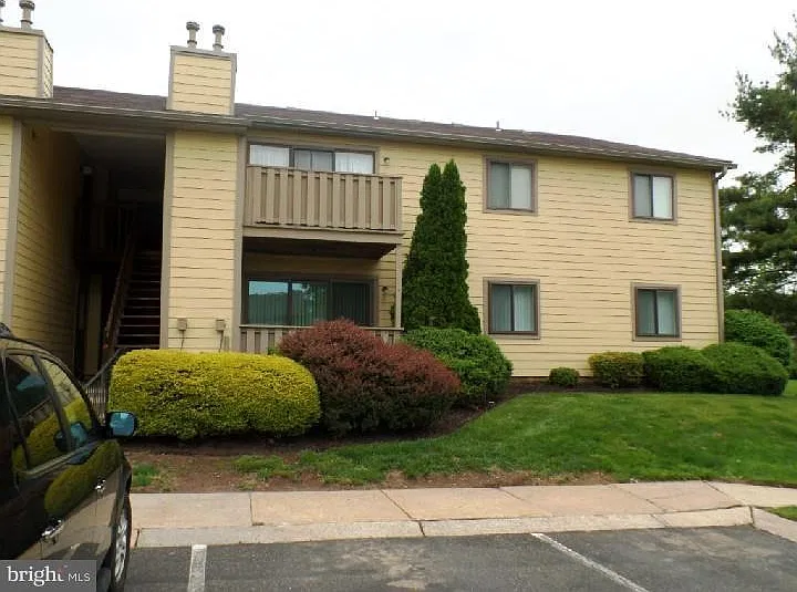 2 bed, 970 sqft, $1,800 — Photo 4