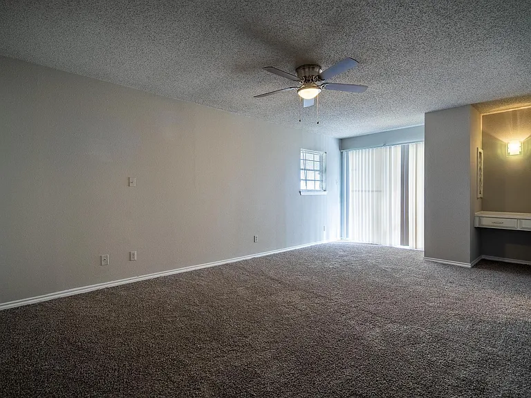 4212 Village Green Dr — Photo 22