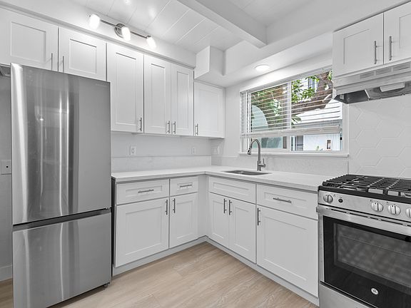 3rd image of 3917 Haines St #3919.5