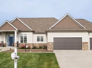 1916 E Ridge Valley Dr, Warsaw, IN 46582