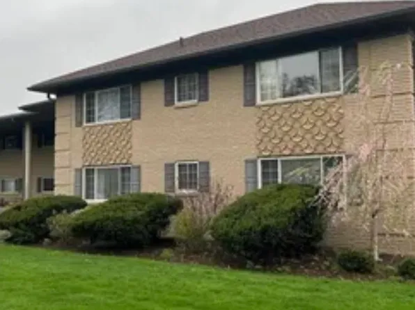 2311 Walton Blvd Unit 40, Rochester Hills, MI 48309