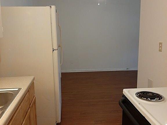 3rd image of 505 Sunset Ln #Af