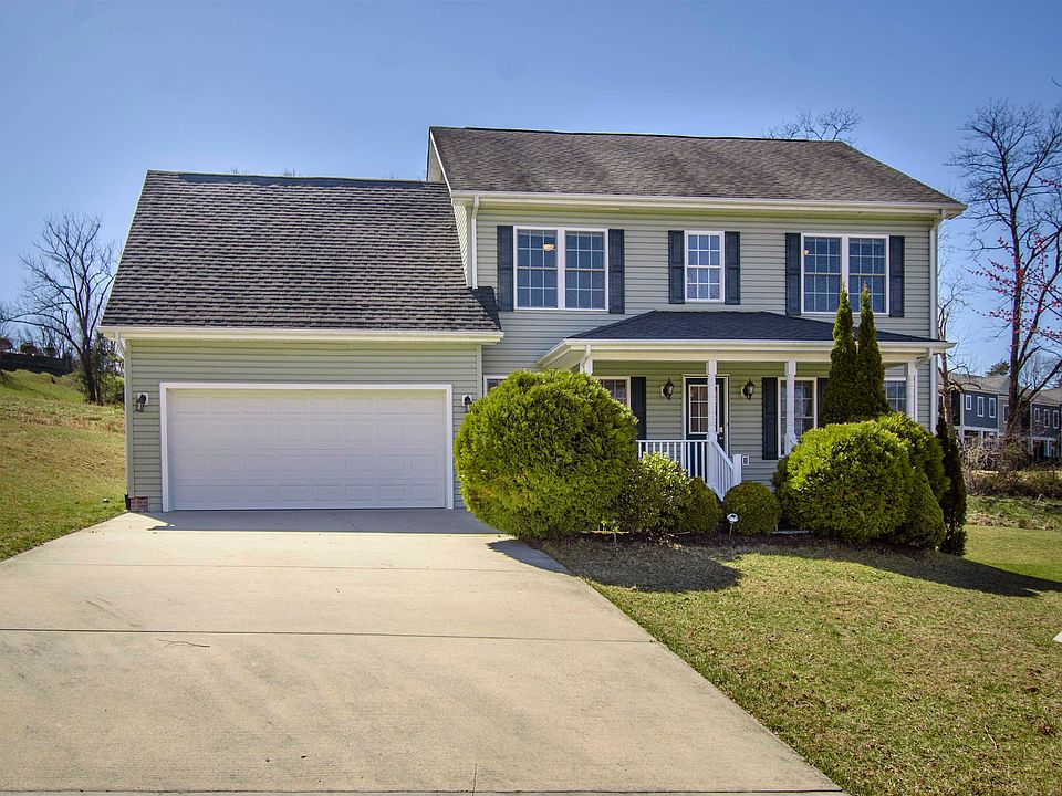 1st image of 208 Mountain Breeze Dr