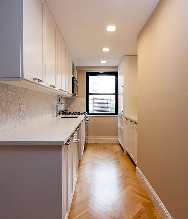 1st image of 305 E 86th St APT 8PW