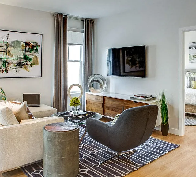 The Danforth Apartments — Photo 40