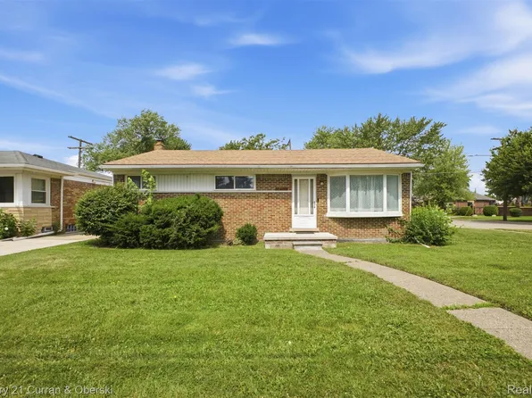 32819 Jefferson Ave, Saint Clair Shores, MI 48082