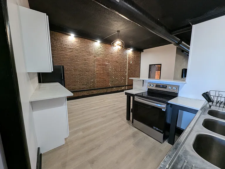 136 Court St #2 — Photo 1