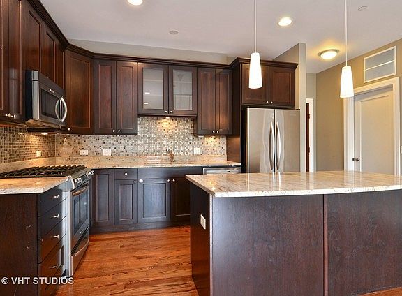 3rd image of 645 Custer Ave Unit 303