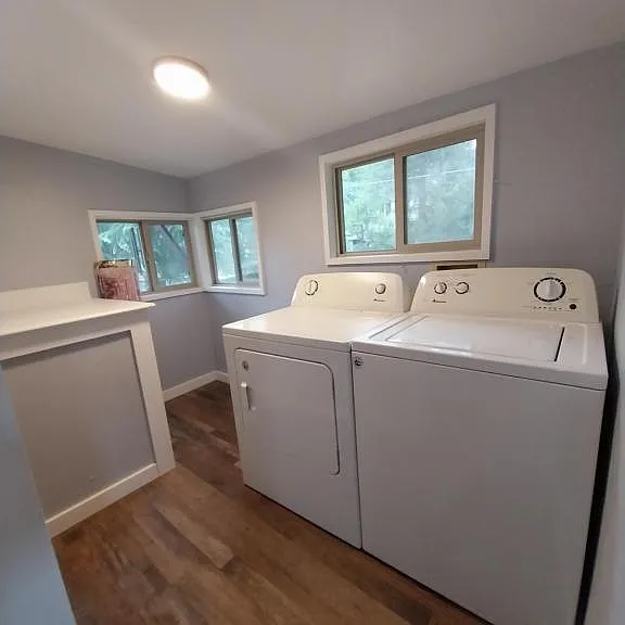544 NW C St #B — Photo 11