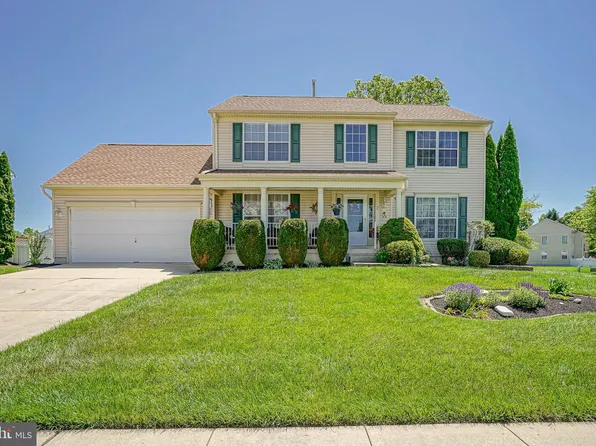 2 Braxton Ln, Burlington, NJ 08016