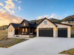 170 N Sherwood Dr, Providence, UT 84332