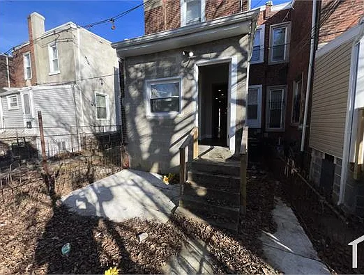1446 N Edgewood St — Photo 23