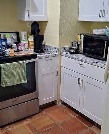 2nd image of 138 FRANCIS DRIVE NE