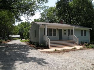 8615 Chapel Hill Rd, Cary, NC 27513