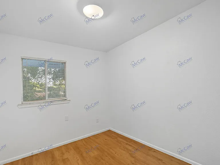 616 Moore St #D — Photo 14
