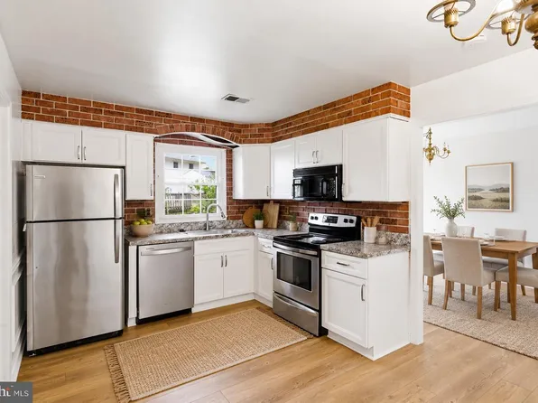 7910 S Cartier Ct, Severn, MD 21144