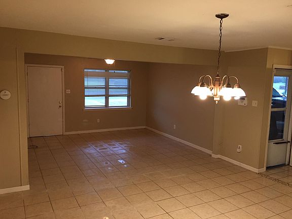 5th image of 706 N Lane Wells Dr