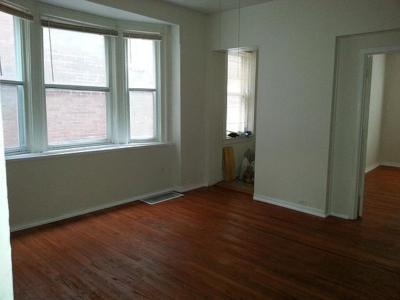 4th image of 4033 Russell Blvd
