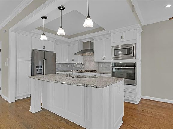 3rd image of 51 Mizzen Cir