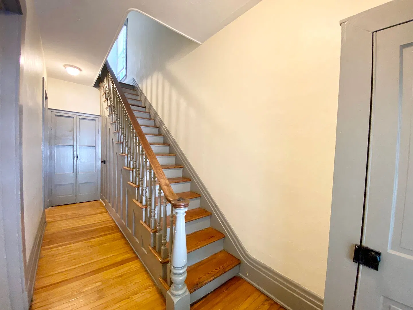 5 Bed/2 Bath Seconds From UC Main Campus Only $675/pp ($3375/mo) — Photo 3