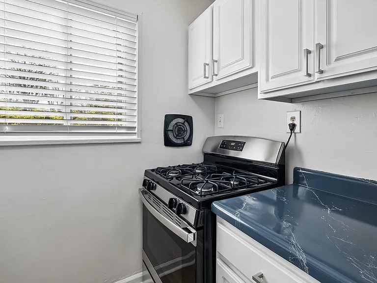 ReNew Alexandria — Photo 13