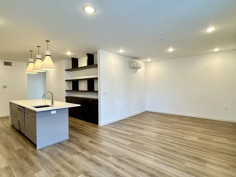 6115 Nieman Rd #6113B — Photo 3
