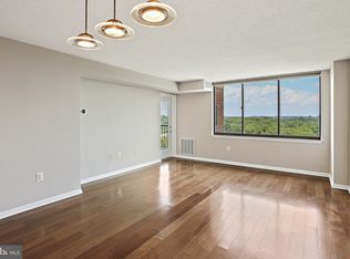 10101 Grosvenor Pl APT 1110, Rockville, MD 20852