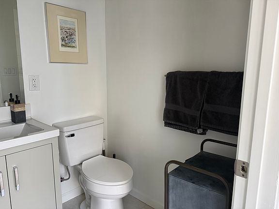5th image of 1589 Sacramento St APT 8