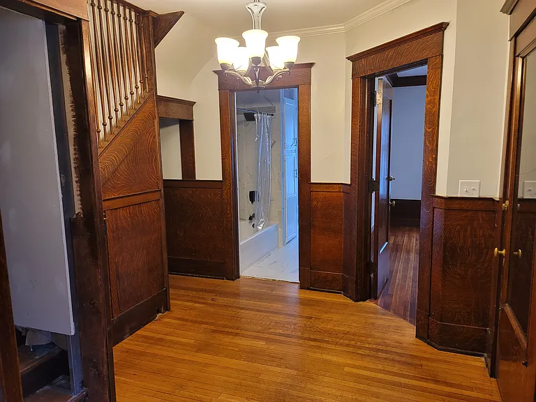 547 Paris Ave SE #1 — Photo 4