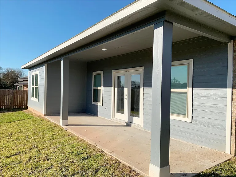 22423 Woodlake Rd — Photo 15