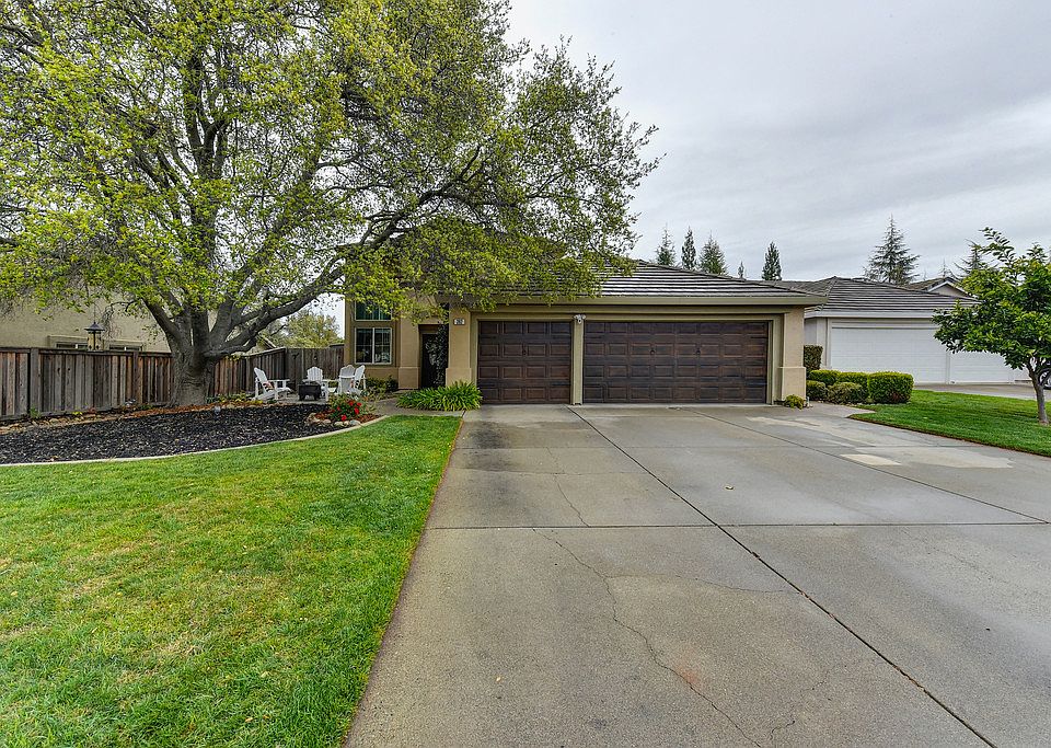 1st image of 392 Fisher Ct