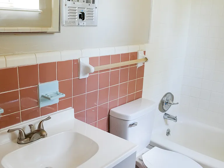 East Lake Apartments — Photo 14