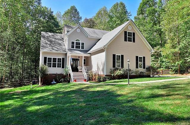 1st image of 934 Graceland Ct
