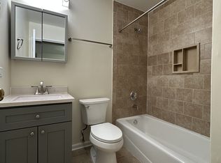 760 Court Of Birch #4, Vernon Hills, IL 60061