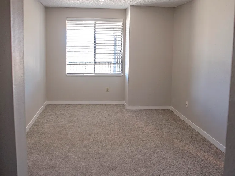 Evergreen Ridge Apartments — Photo 14